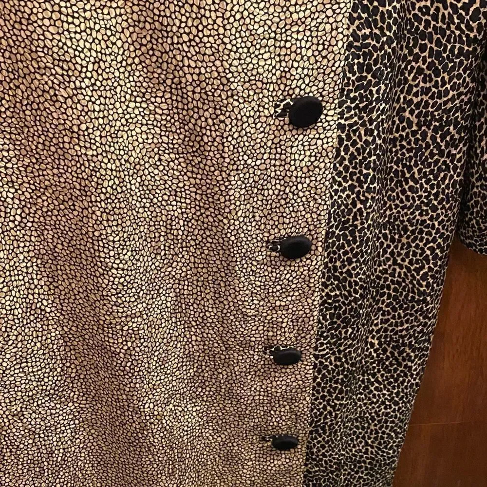 🐆 Unique animal print fabric from Balliet’s. Design by Stanley Platos sz 8